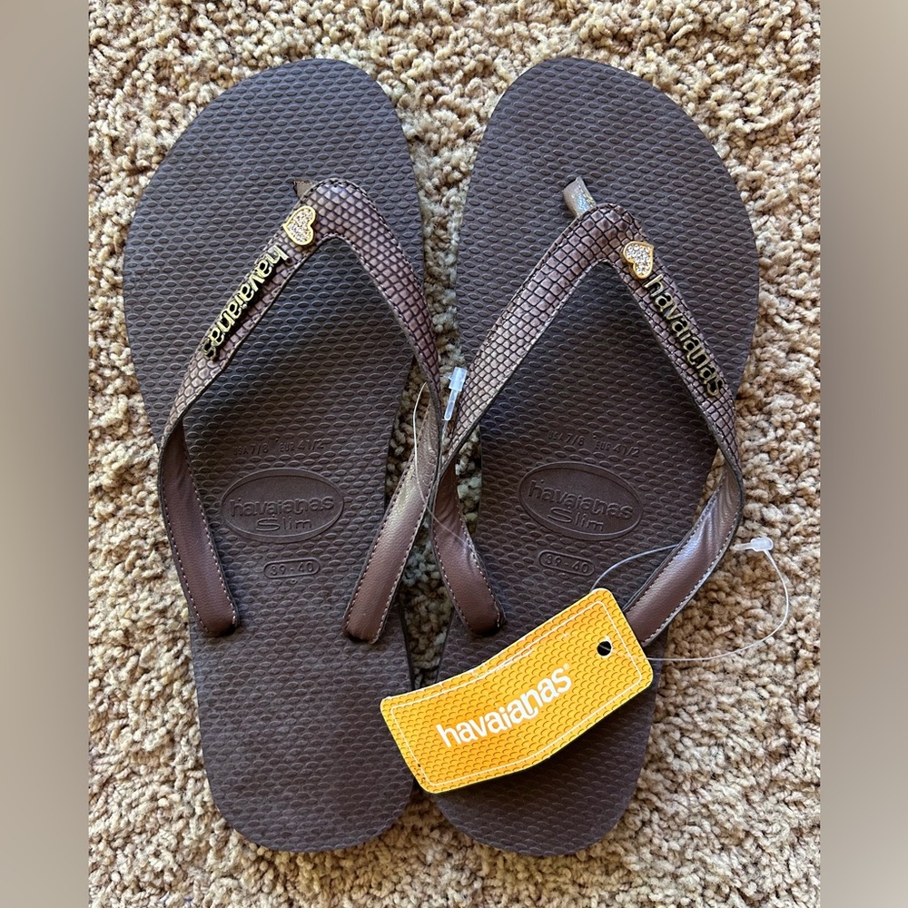 NWT - Havaianas Flip Flops Size 9/10 W - Snakeskin / Brown / Gold Heart